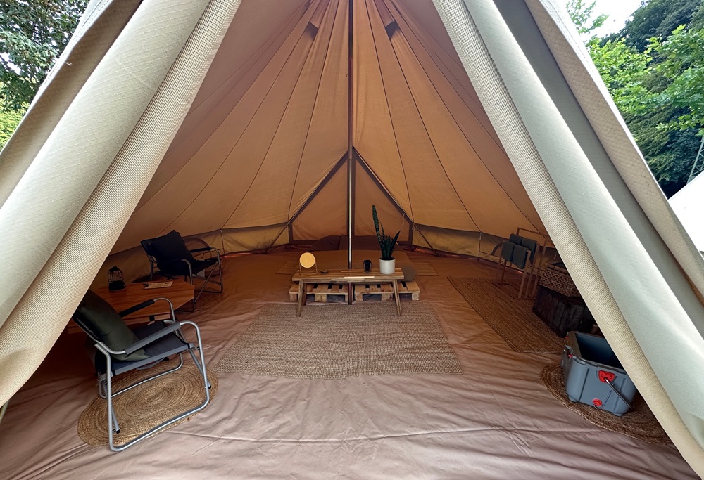 Overnatning i glamping-telt under en packraft-rute i Tyskland